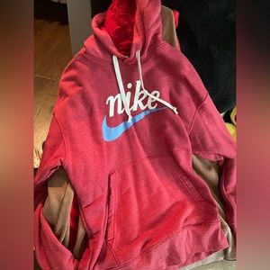 women’s nike sweatshirt